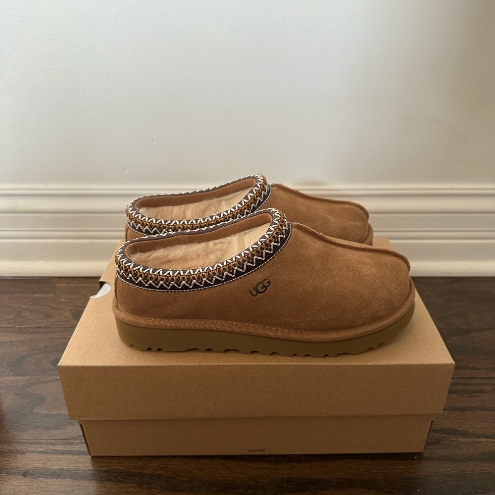 NWT - UGG Tasman slippers
